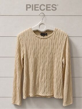 PIECES Cream Textured Long Sleeve Top – Size XL – NWOT
